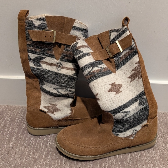 Sanuk Shoes - Sanuk Aztec Print Fleece Lined Calf Height Boots